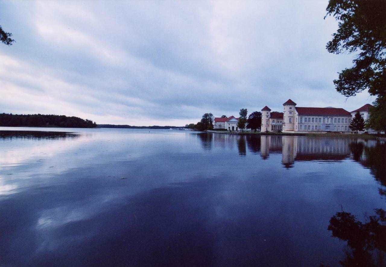 Marstall Im Schlosspark Rheinsberg Exterior photo